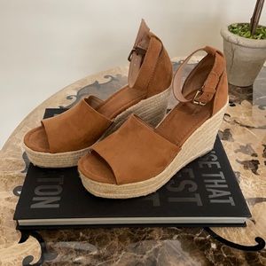 Universal Threads Wedge Sandals